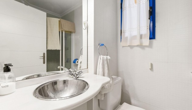 Resale - Apartment - Orihuela Costa - Campoamor