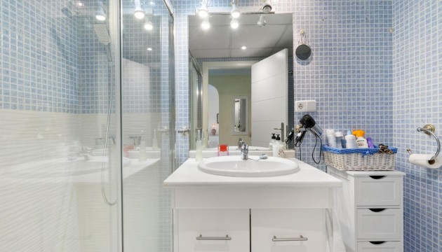 Resale - Apartment - Orihuela Costa - Campoamor