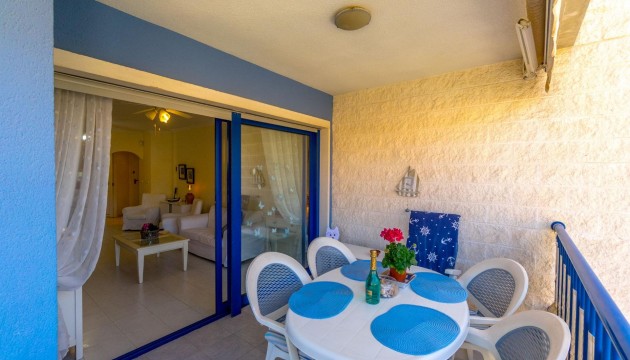Resale - Apartment - Orihuela Costa - Campoamor