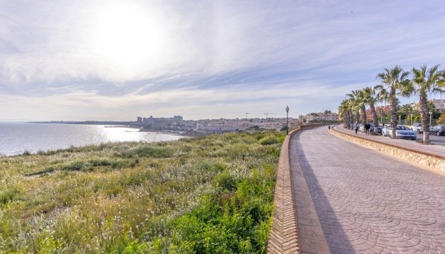 Resale - Apartment - Orihuela Costa - Campoamor