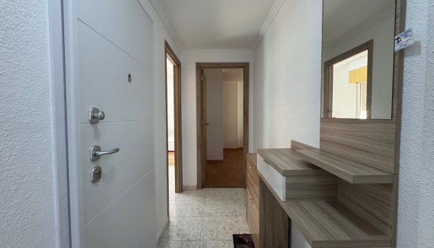 Resale - Apartment - Torrevieja - Torrevieja C