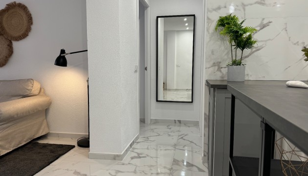 Resale - Apartment - Torrevieja - Torrevieja C