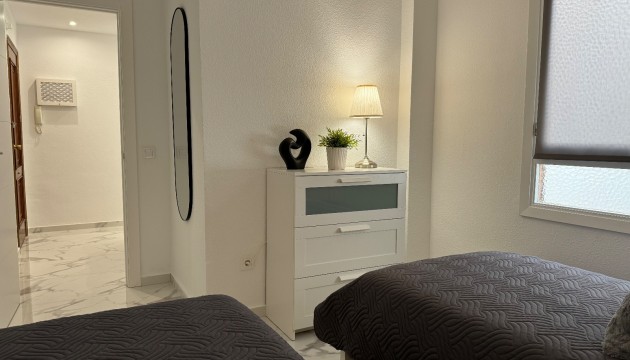 Resale - Apartment - Torrevieja - Torrevieja C