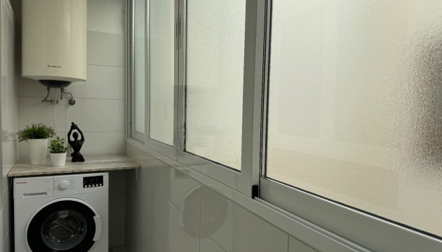 Resale - Apartment - Torrevieja - Torrevieja C