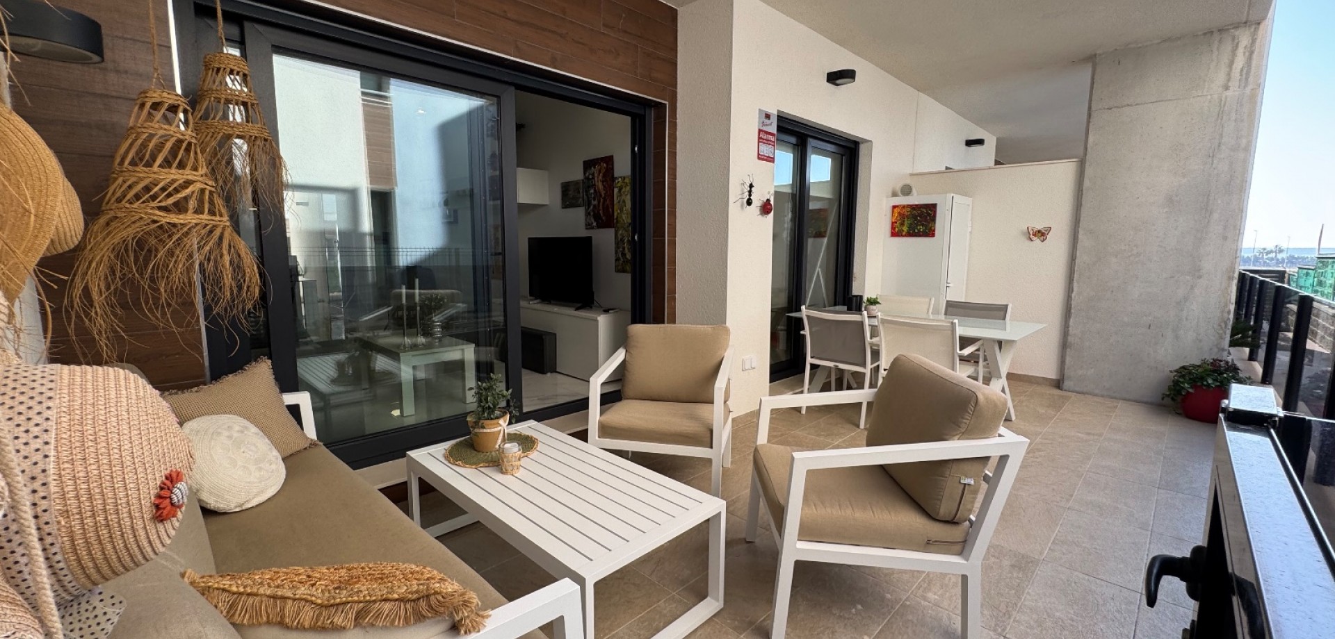 House in Urbanizacion El Raso - Image 3