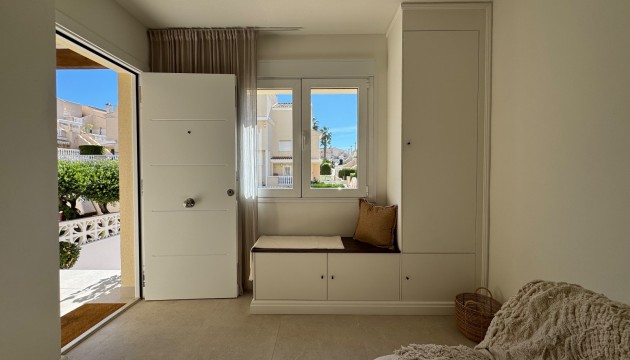 Resale - House - Orihuela Costa - La Zenia