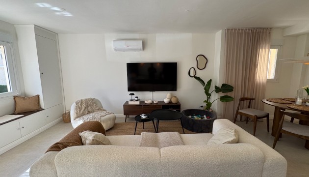 Resale - House - Orihuela Costa - La Zenia