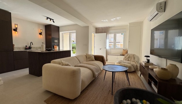 Resale - House - Orihuela Costa - La Zenia