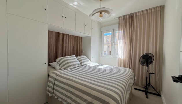 Resale - House - Orihuela Costa - La Zenia