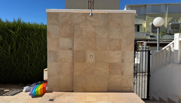 Resale - House - Orihuela Costa - La Zenia