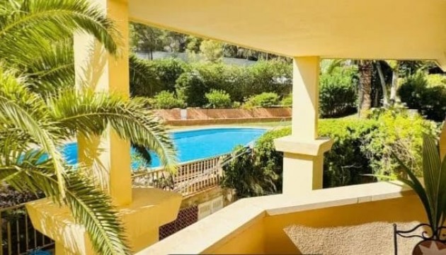 Resale - Apartment - Cala Vinyes - Calvià
