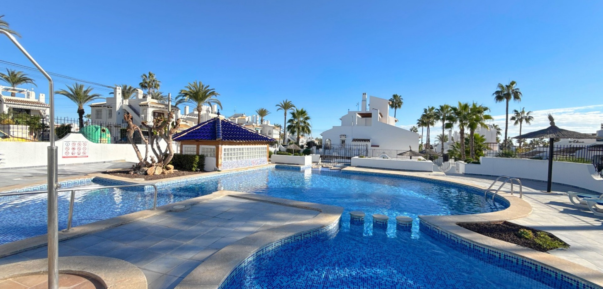 House in San Miguel de Salinas - Image 3