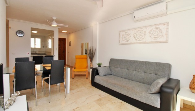 Resale - Apartment - Orihuela Costa - Villamartín