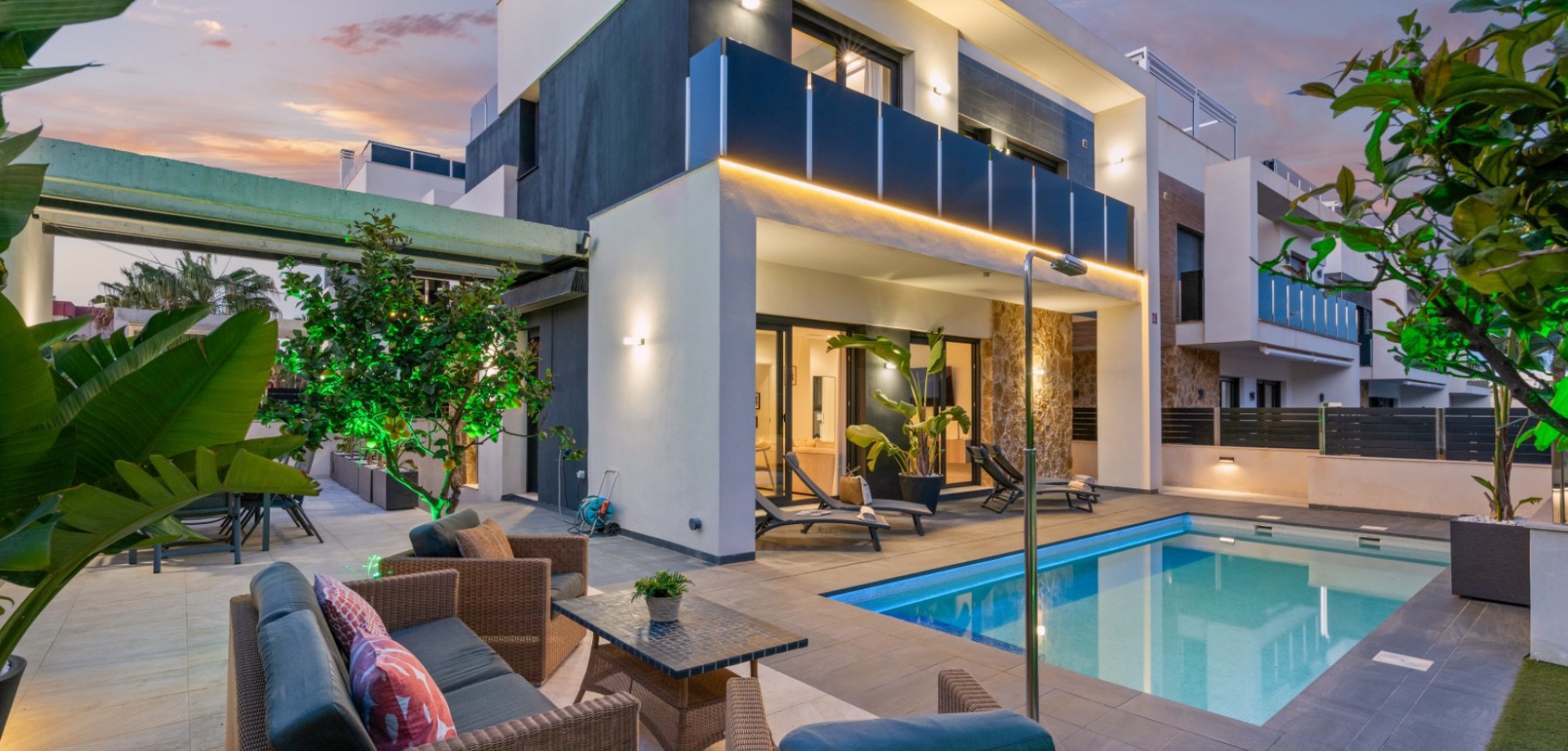 House in Dehesa de Campoamor - view 1