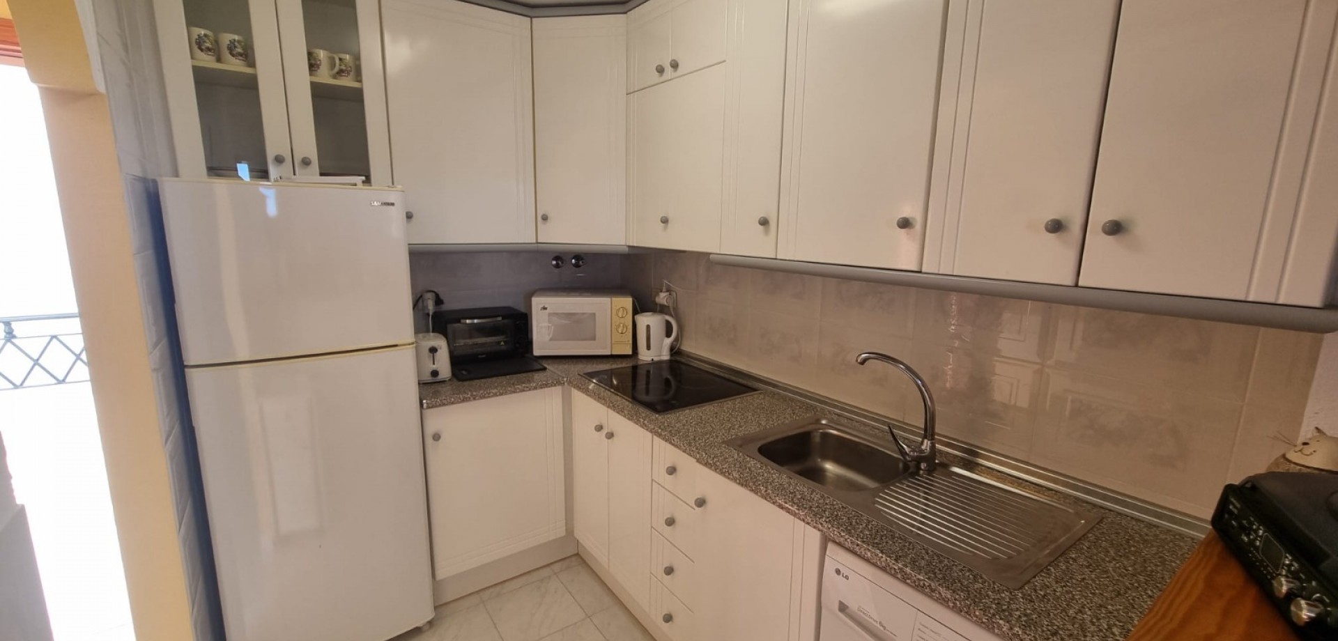 Apartment in Torrelamata - Image 5