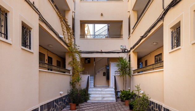 Resale - Apartment - Torrevieja - La Siesta - El Salado -  Torreta