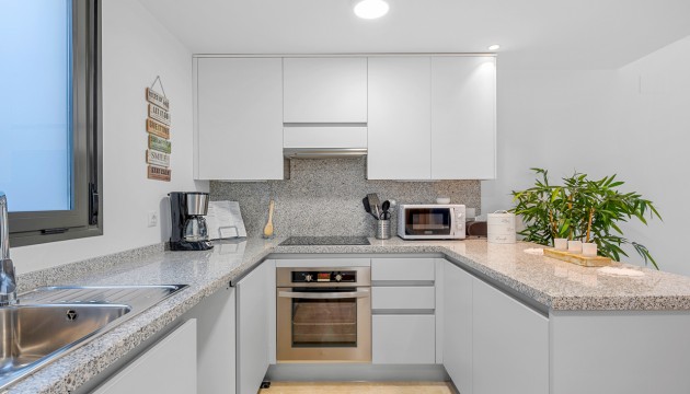 Resale - Apartment - Orihuela Costa - Campoamor