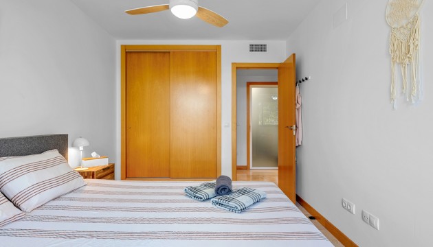 Resale - Apartment - Orihuela Costa - Campoamor