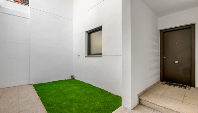 Resale - Apartment - Orihuela Costa - Campoamor