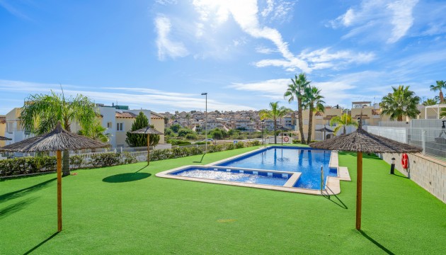 Resale - Apartment - Orihuela Costa - Villamartín