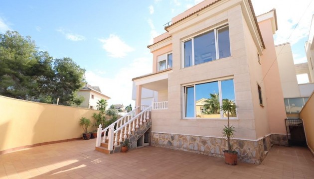 Herverkoop - Detached Villa - Orihuela Costa - Villamartín