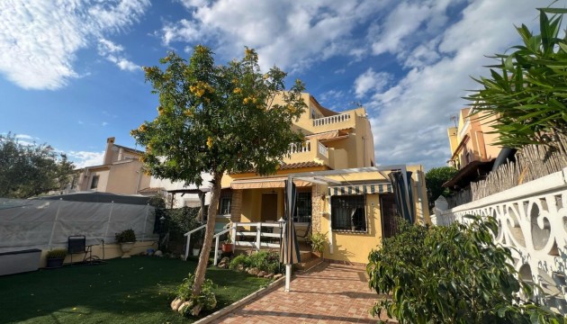 Перепродажа - Таунхаус - Torrevieja - Nueva Torrevieja - Aguas Nuevas