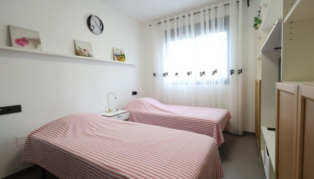 Wiederverkauf - Bungalow - Orihuela Costa - La Zenia