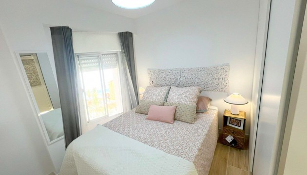 Wiederverkauf - Apartment - Torrevieja - Punta Prima