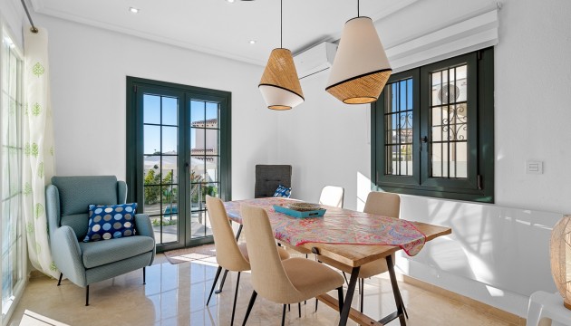 Videresalg - Detached Villa - Orihuela Costa - Los Dolses