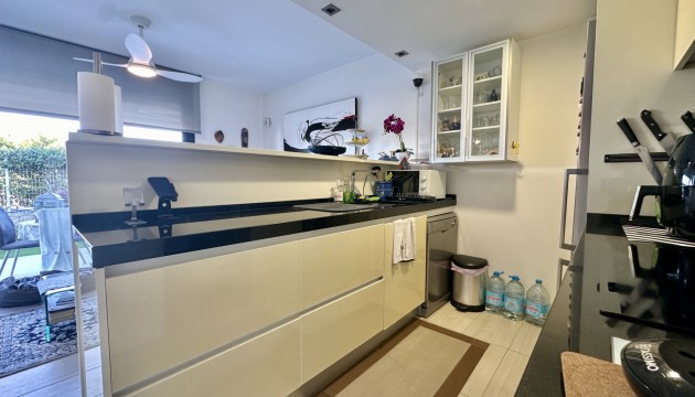 Resale - Apartment - Orihuela Costa - Punta Prima