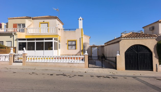 Resale - Bungalow - Orihuela Costa - Punta Prima