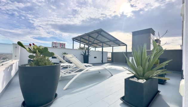 Herverkoop - Detached Villa - Orihuela Costa - Lomas de Cabo Roig