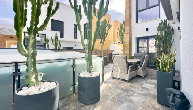 Herverkoop - Detached Villa - Orihuela Costa - Lomas de Cabo Roig