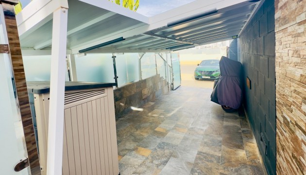 Herverkoop - Detached Villa - Orihuela Costa - Lomas de Cabo Roig