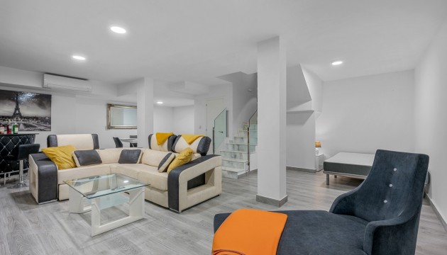 Herverkoop - Detached Villa - Orihuela Costa