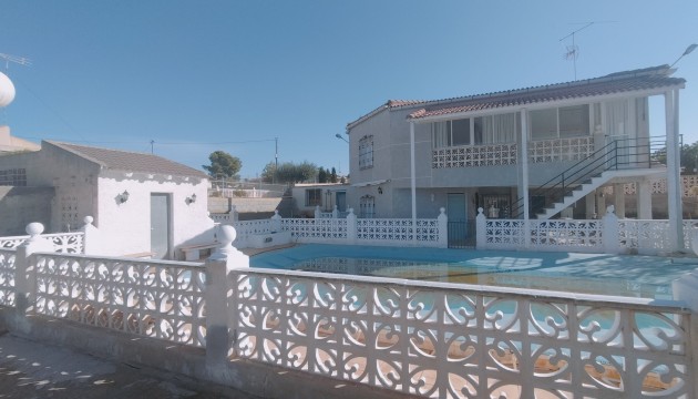 Videresalg - Detached Villa - Crevillente