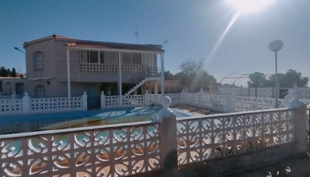 Videresalg - Detached Villa - Crevillente