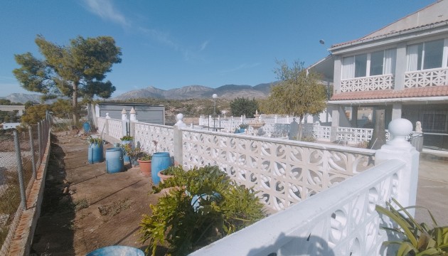 Videresalg - Detached Villa - Crevillente