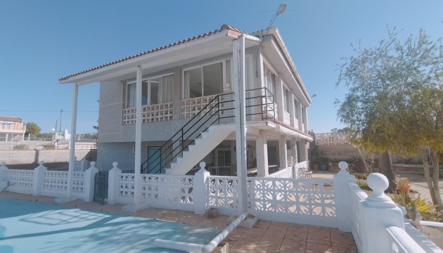 Videresalg - Detached Villa - Crevillente