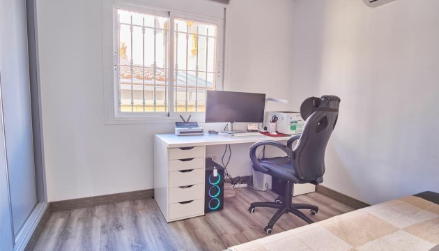 Перепродажа - отдельная вилла - Los Montesinos