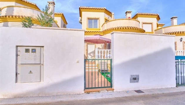 Перепродажа - отдельная вилла - Los Montesinos