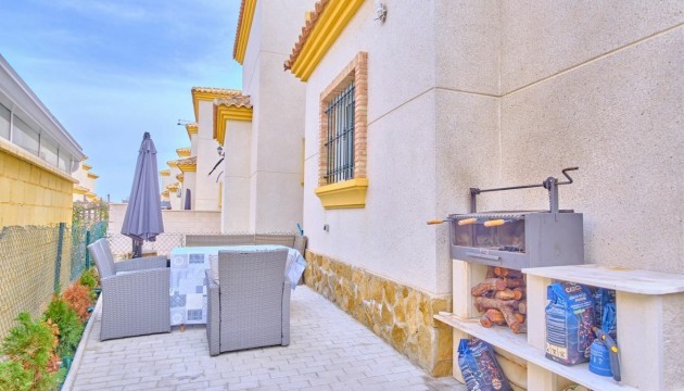 Перепродажа - отдельная вилла - Los Montesinos