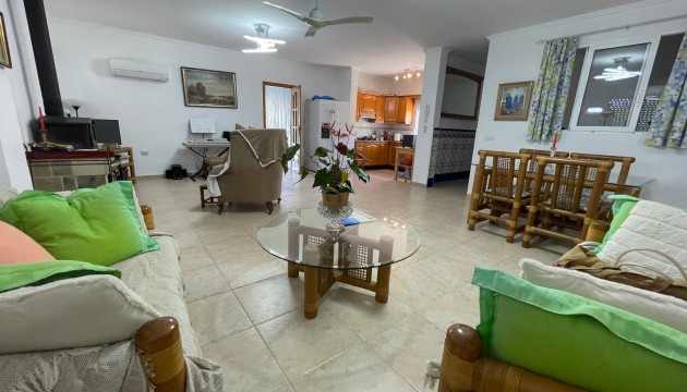 Перепродажа - отдельная вилла - Daya Nueva