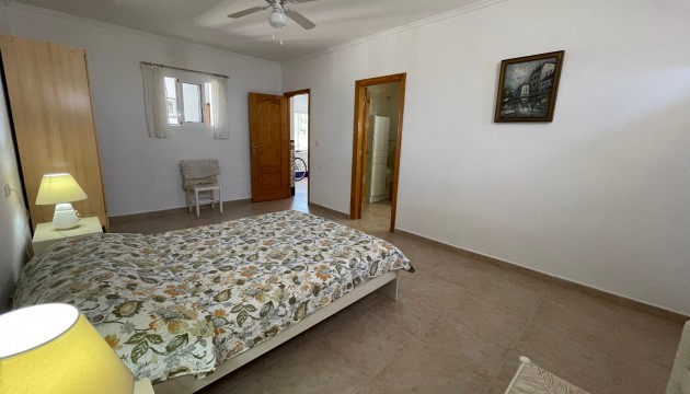 Перепродажа - отдельная вилла - Daya Nueva