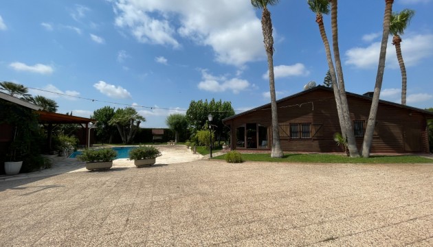 Resale - Detached Villa - La Marina