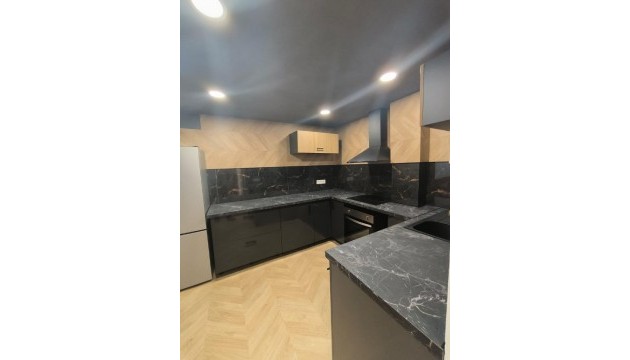 Resale - Apartment - Torrevieja - Acequion