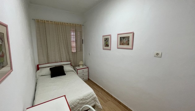 Reventa - Adosado - La Marina - Center