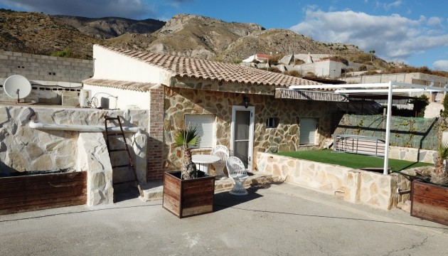 Resale - Country House - Crevillente