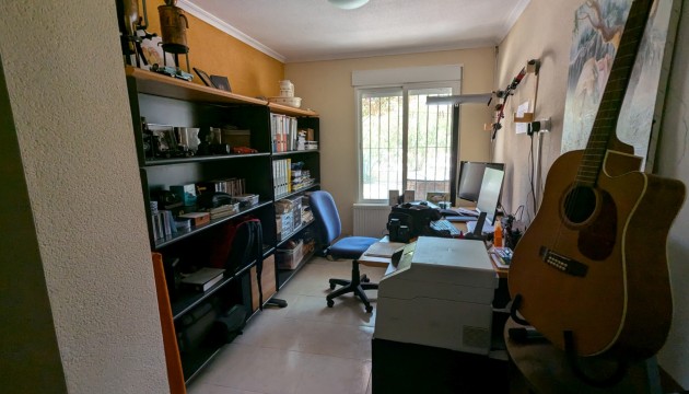 Resale - Country House - Crevillente