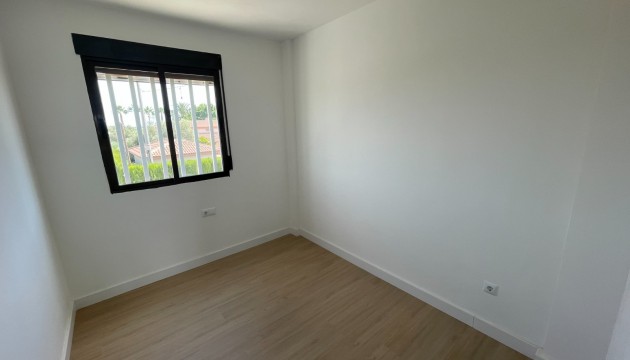 Begagnad - Bungalow - Daya Nueva